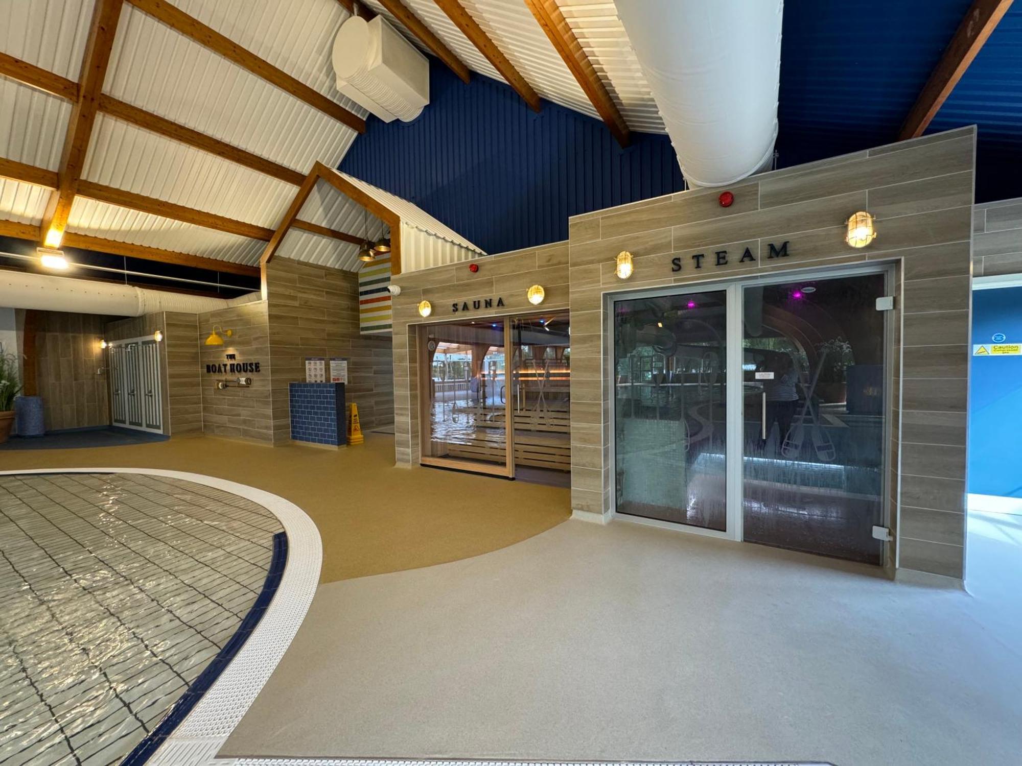 The Boat House, Hot Tub Lodge South Cerney Εξωτερικό φωτογραφία